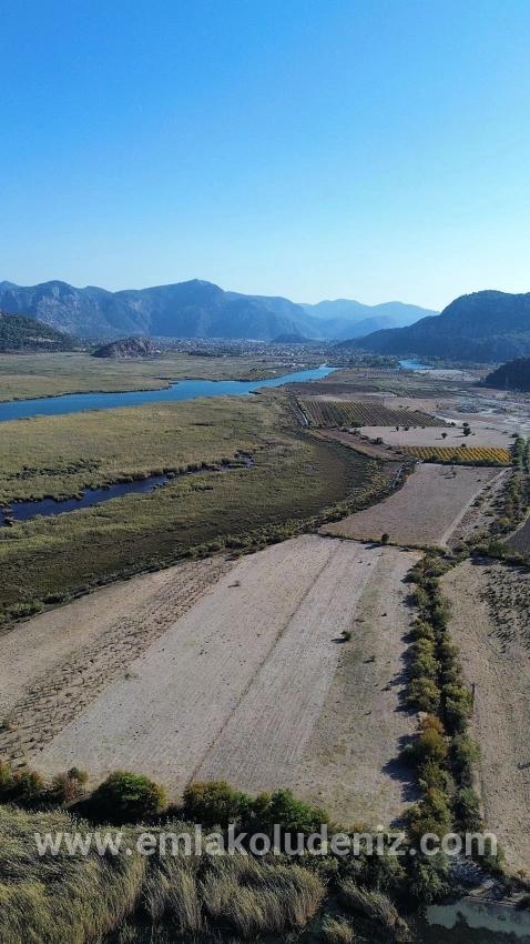 3210 M² Großes 2b-grundstück In Çandır, Direkt Am Seeufer, Zu Verkaufen
