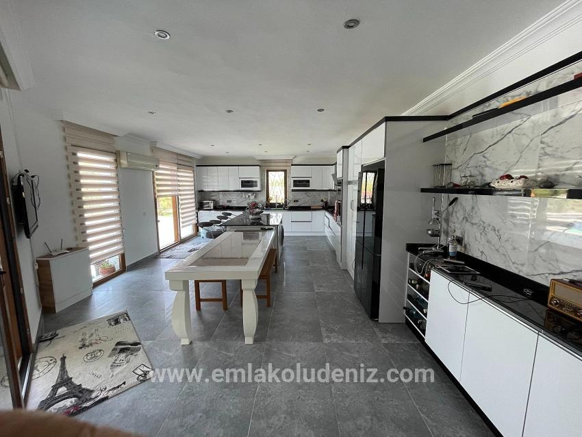 Luxuriöse 4+1-zimmer-villa Auf Einem 7000 M² Großen Grundstück Mit Blick Auf Den Strand Von Dalyan Iztuzu Zu Verkaufen