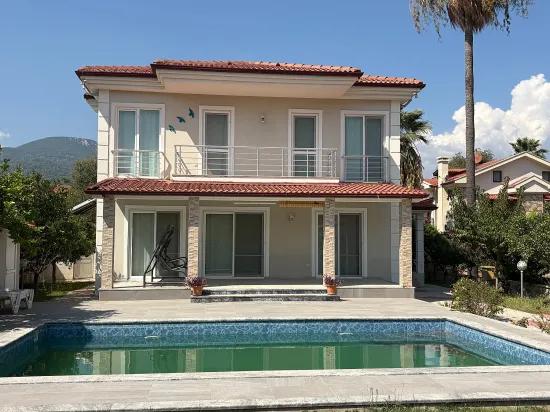 In Dalyan Gülpınar 520m2 Grundstück, darin 4+1 Villa zum Verkauf