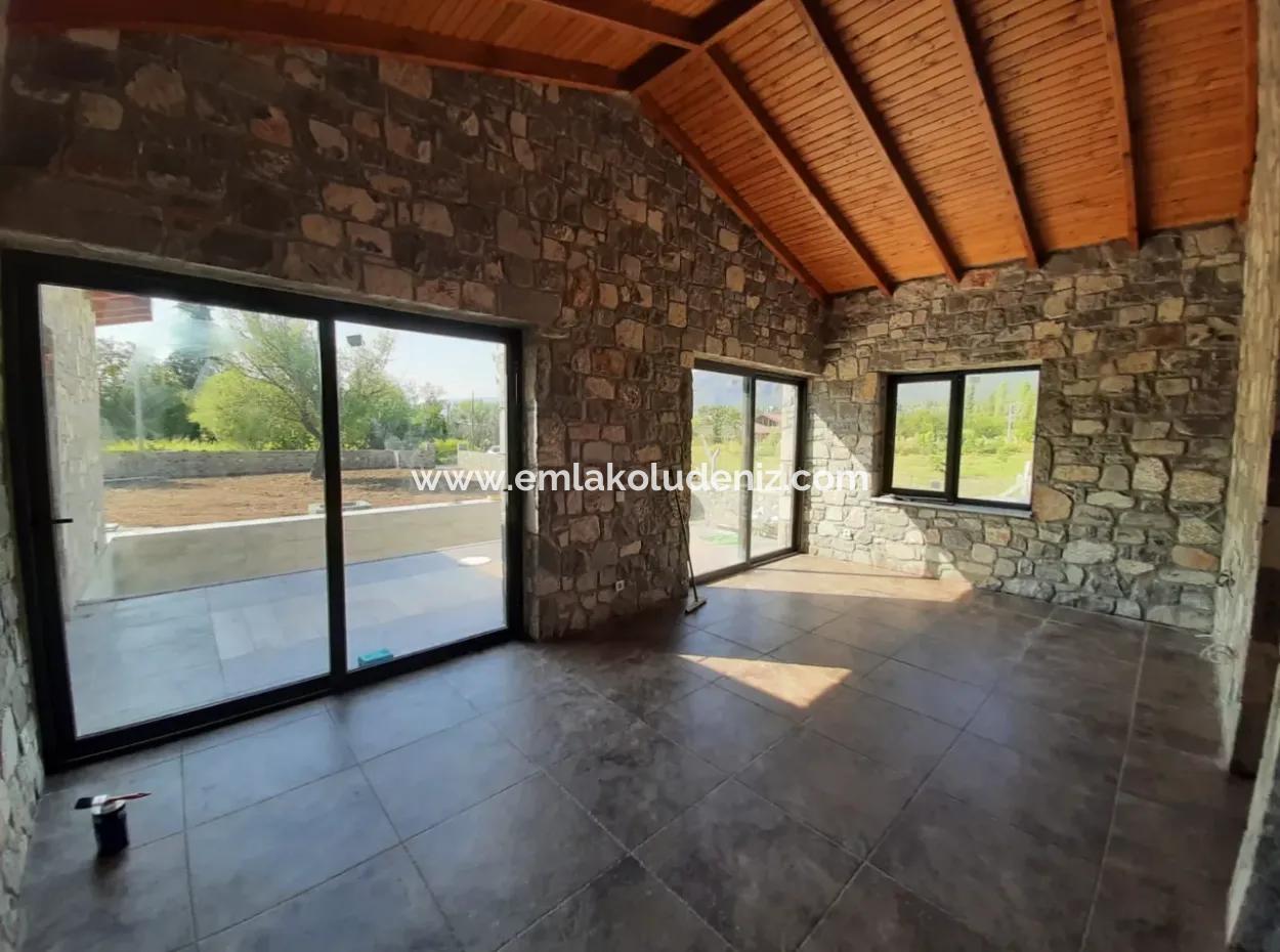 3 1 Steinhäuser Zum Verkauf In 930M2 Grundstück In Zeytinalan