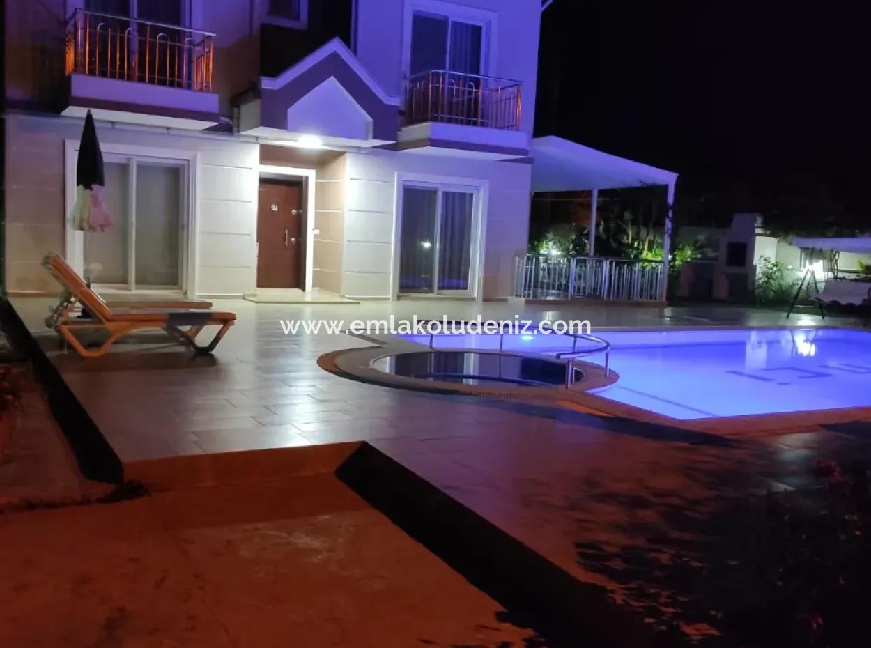 Dalyan Gülpinar'köşebaşi 545M2 Grundstück Zum Verkauf 4 1 Villa