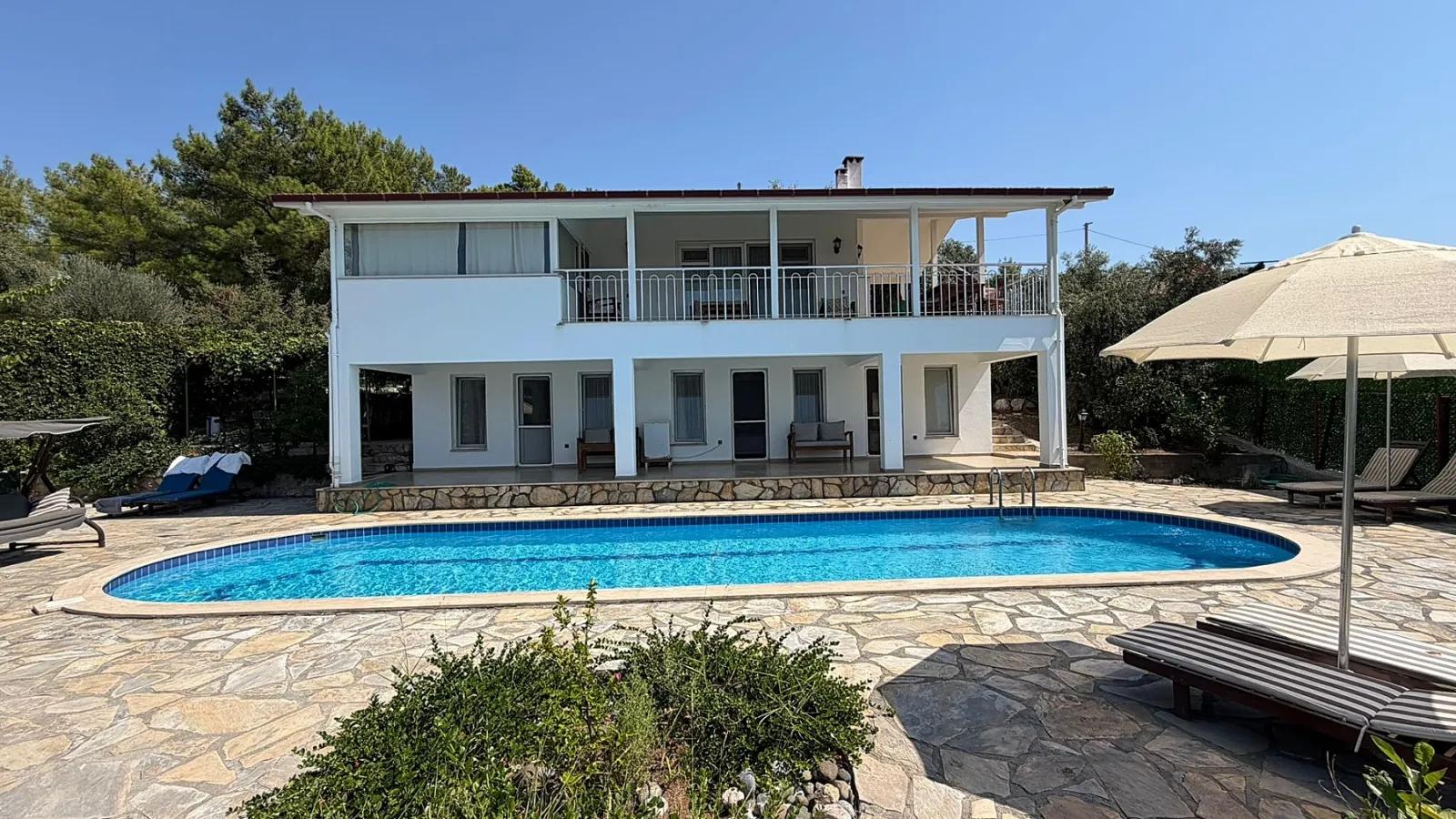 Villa 4+1 for sale with lake and sea view In Gökbel, Dalyan