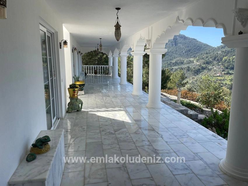 Vip Villa For Sale In Gökbel, On A 5000m2 Plot With Full Sea View.