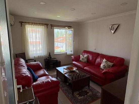 Two-story House For Sale On A 514m2 Plot In Okçular.