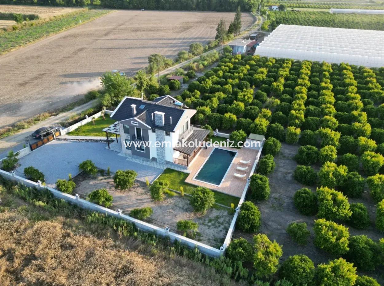 4 1 Villas For Sale In 14.136 M2 Field In Eskiköy