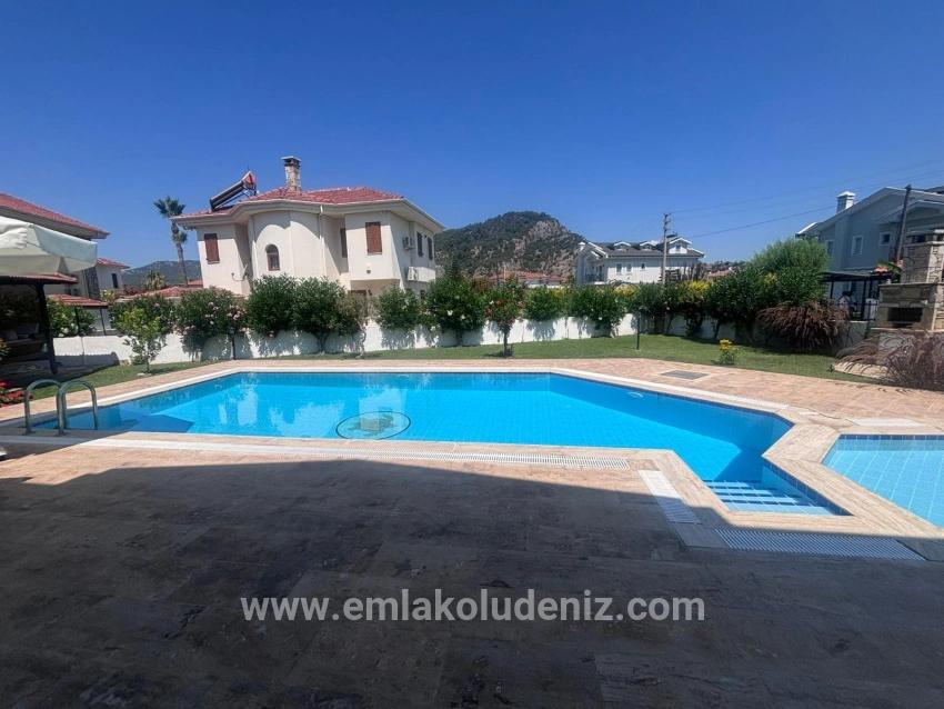Продается Вилла Площадью 848 М² С 3 Спальнями И 1 Ванной Комнатой В Дальяне, С Видом На Гробницы Королей.