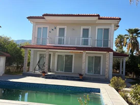 в Dalyan Gülpınar 520m2 участок внутри 4+1 на продажу вилла