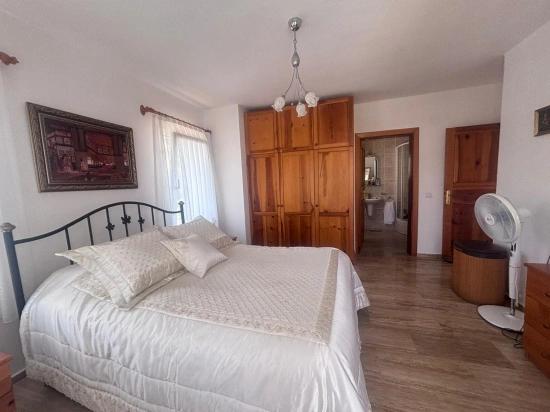 Продается Вилла Площадью 848 М² С 3 Спальнями И 1 Ванной Комнатой В Дальяне, С Видом На Гробницы Королей.