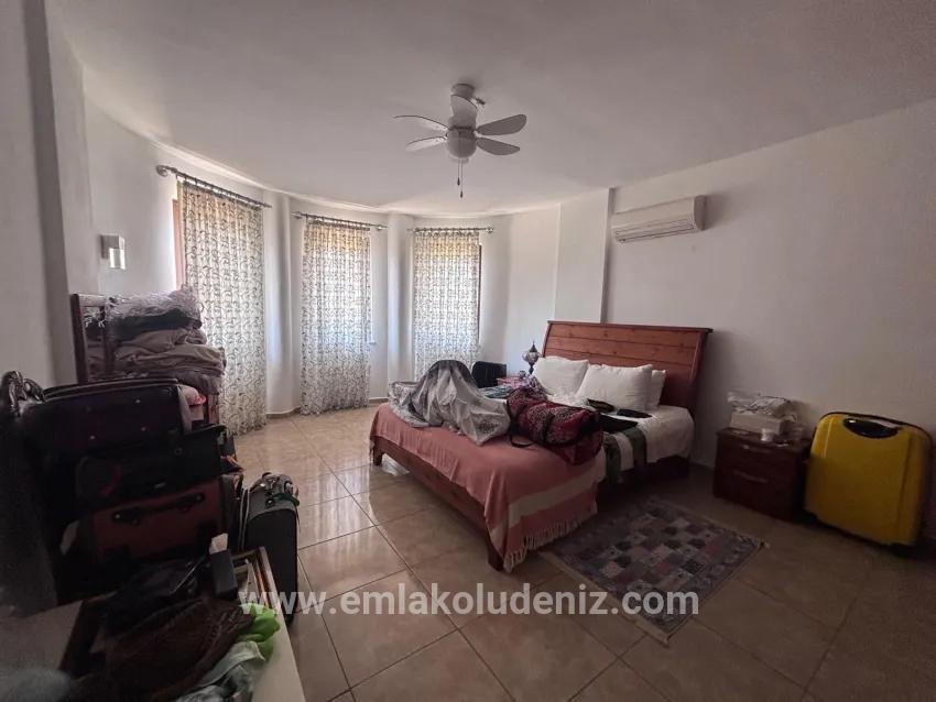 Dalyan Maraş'ta Köşebaşı 980m2 Arsa İçerisinde 5+1 Satılık Villa