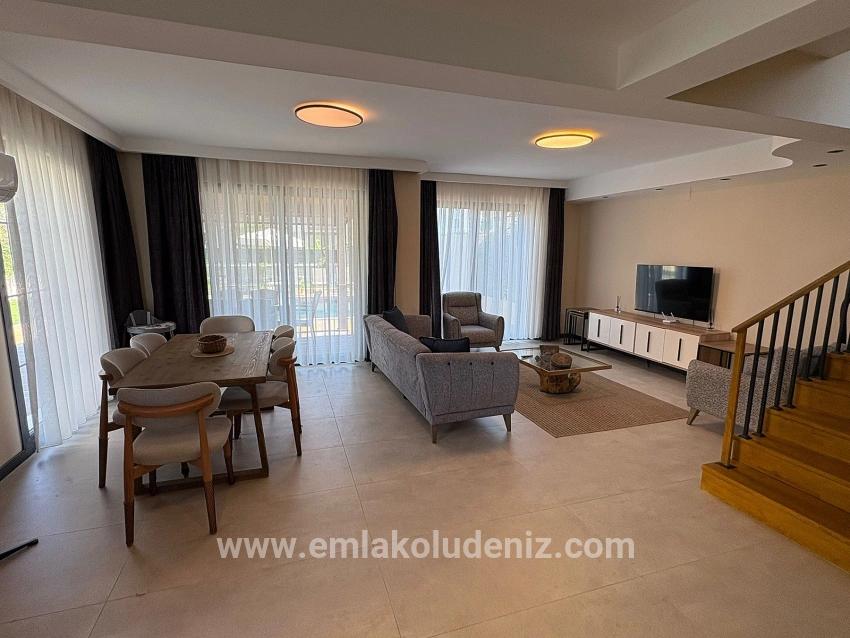 Dalyan'da Gülpınar'da Satılık 4+1 Villa