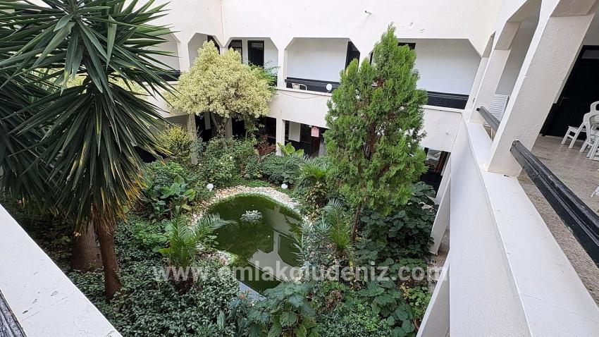 Dalyan'da 30 Odalı Kanala Yakın Satılık Otel