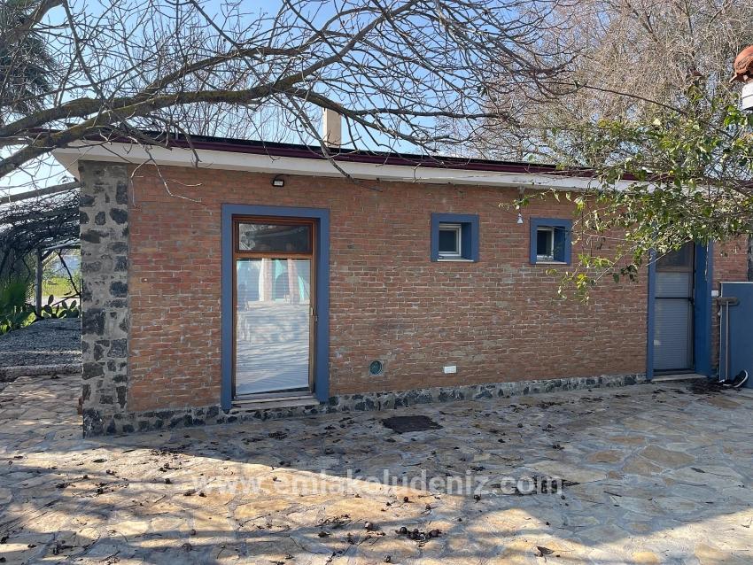Eskiköy'de 2882 M2 Arsa İçerisinde Müstakil Satılık Tek Katlı Ev
