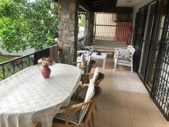 Dalyan Merkezde 300m2 arsa İçinde 3+1 satılık villa