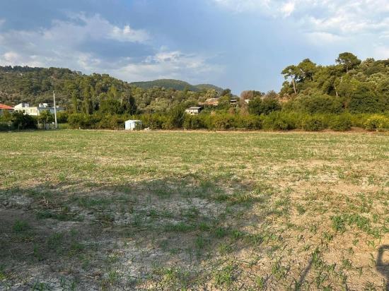 Çandır'da Köy Yerleşik Alanı İçerisinde Rızai-taksimli 1160m2 Satılık Arsa