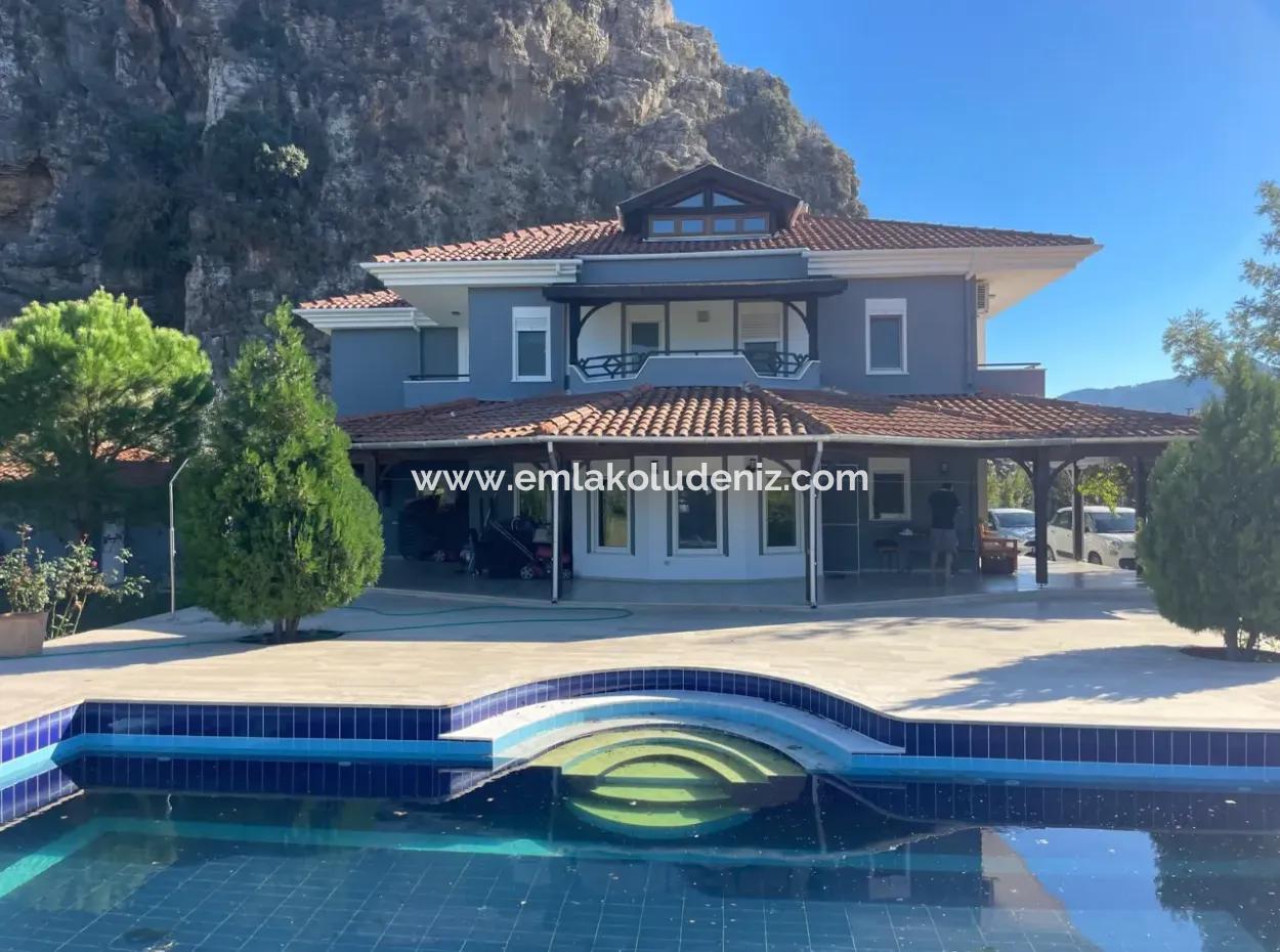 Dalyan Gülpınar'da 6000M2 Arsa İçerisinde 4+2 Satılık Villa
