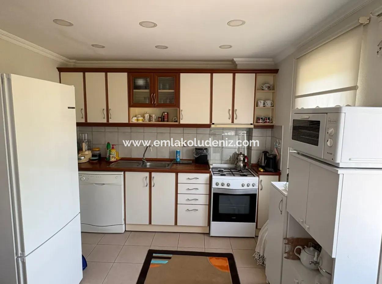 Okçular'da 514M2 Arsa İçerisinde 2 Katlı Satılık Ev