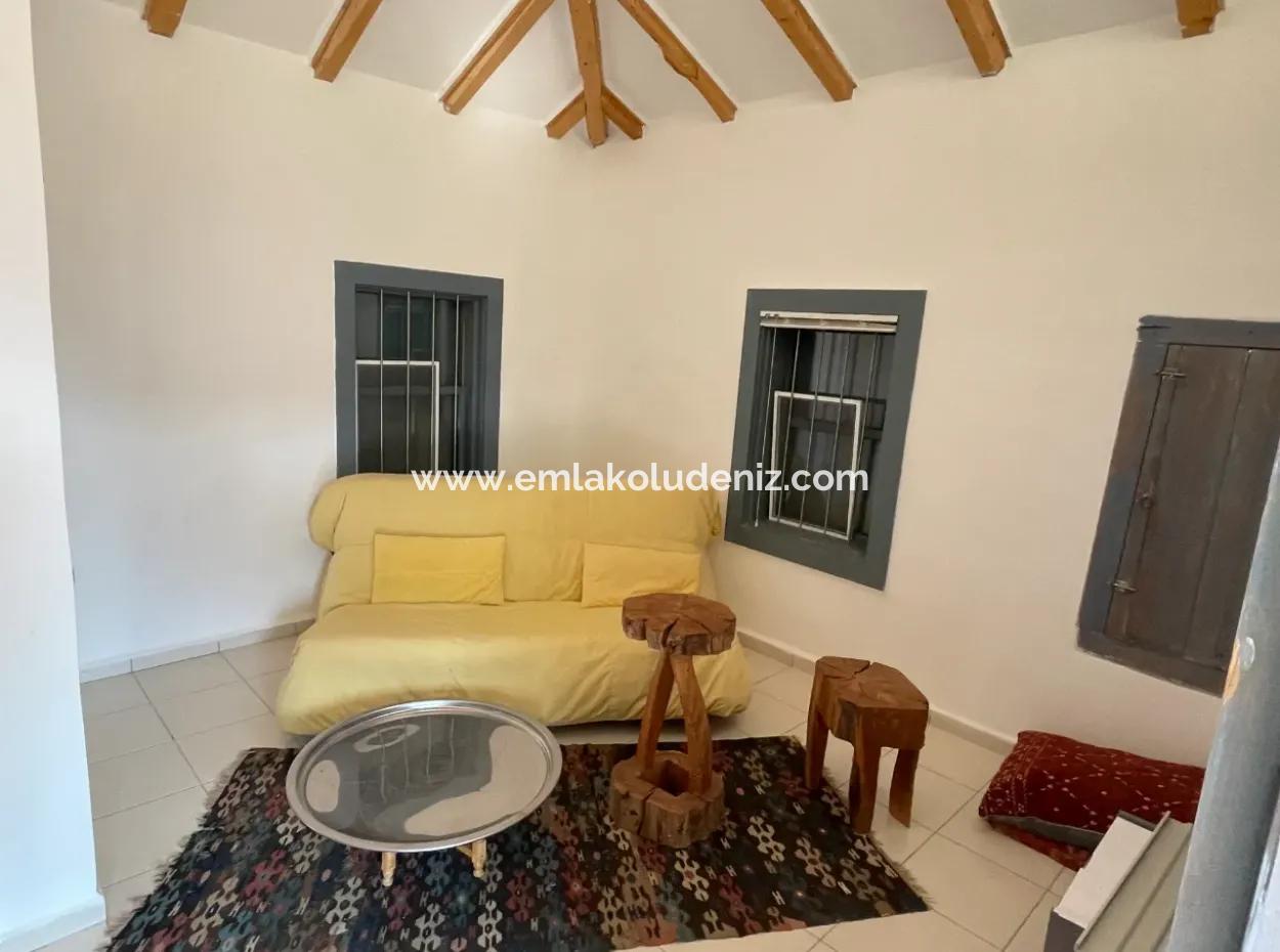 Eskiköy'de 2882 M2 Arsa İçerisinde Müstakil Satılık Tek Katlı Ev