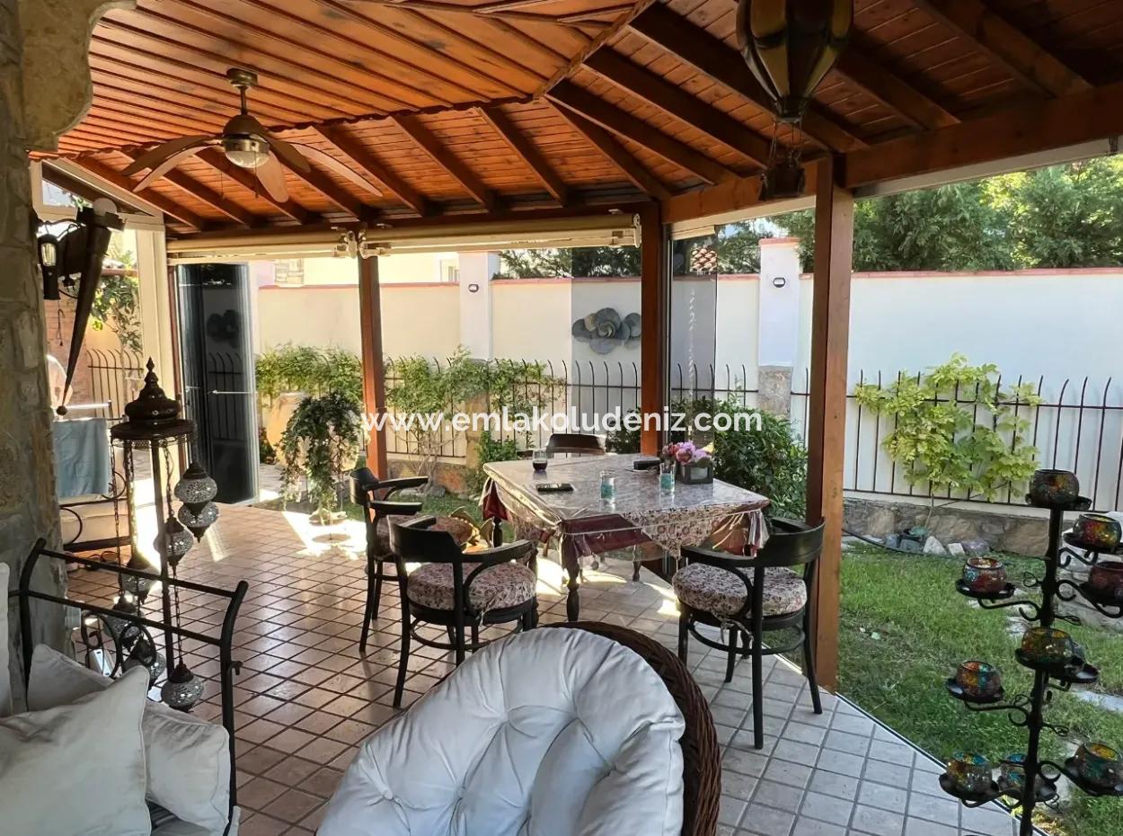 Dalyan Gülpınar'da 580M2 Arsa İçerisinde Satılık Taş Villa