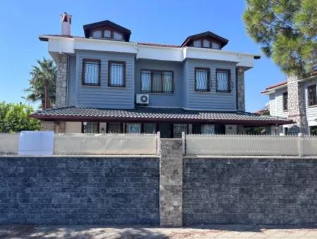 Dalyan Merkezde 301M2 Arsa İçerisinde 5+1 Satılık Villa